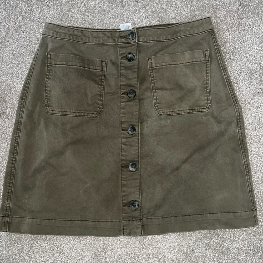 Caslon (Nordstrom) Army Green Cargo Skirt (Size 10)